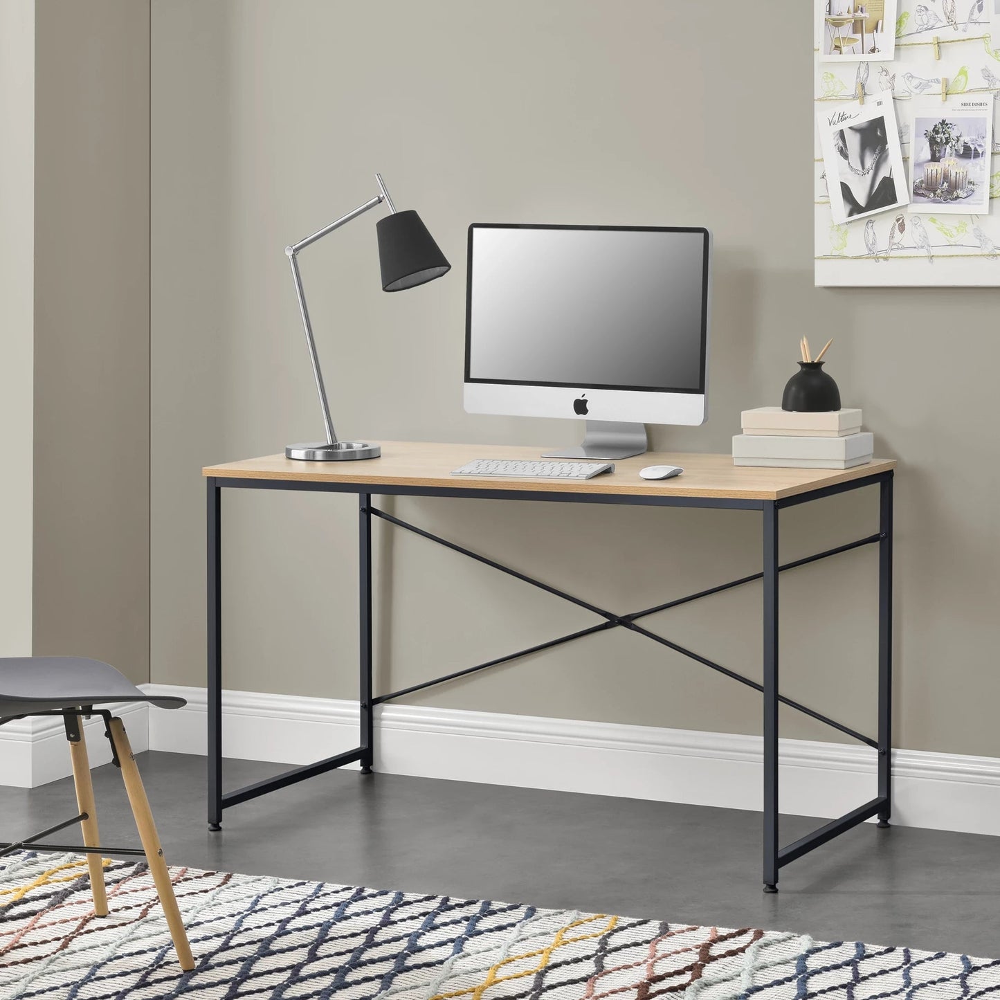 In And OutdoorMatch Bureau Akeem - 120x60x72 cm - Spaanplaat en Metaal - Zwart en Eikenkleurig - Modern Design Desk