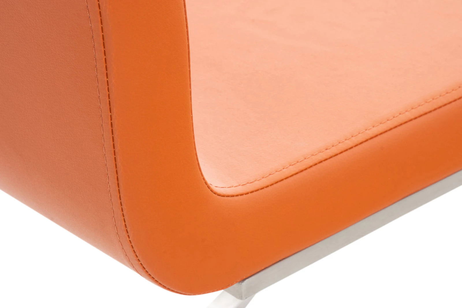 In And OutdoorMatch Eetkamerstoel Maxwell - Oranje - Set van 2 - Kunstleer - Hoogwaardige bekleding - Luxe eetkamerstoelen - Moderne uitstraling Eetkamerstoel